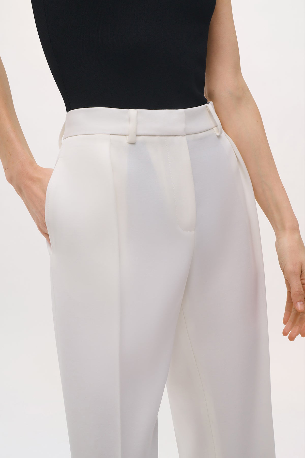 Close up view of the Irving Pant in Ivory.