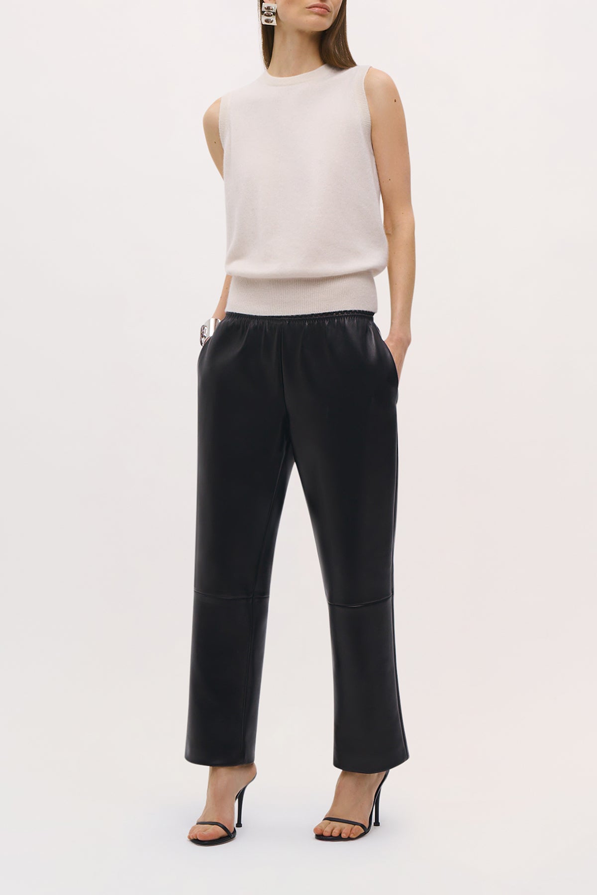 Side view of the Perry Pant in Black.