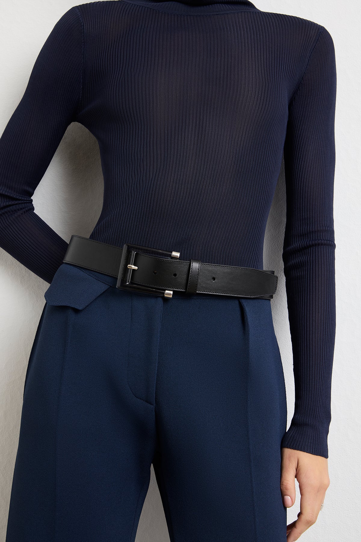 The Leather Belt in Black