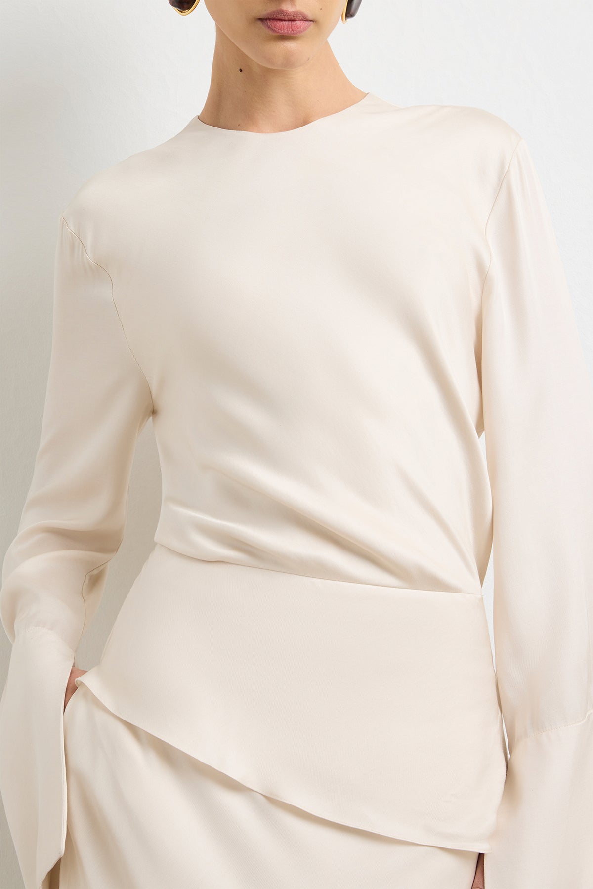 The Violet Gown in Pearl