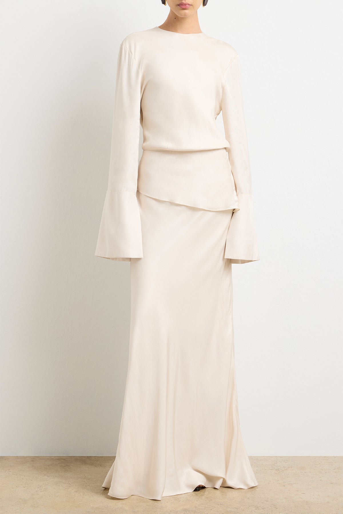 The Violet Gown in Pearl