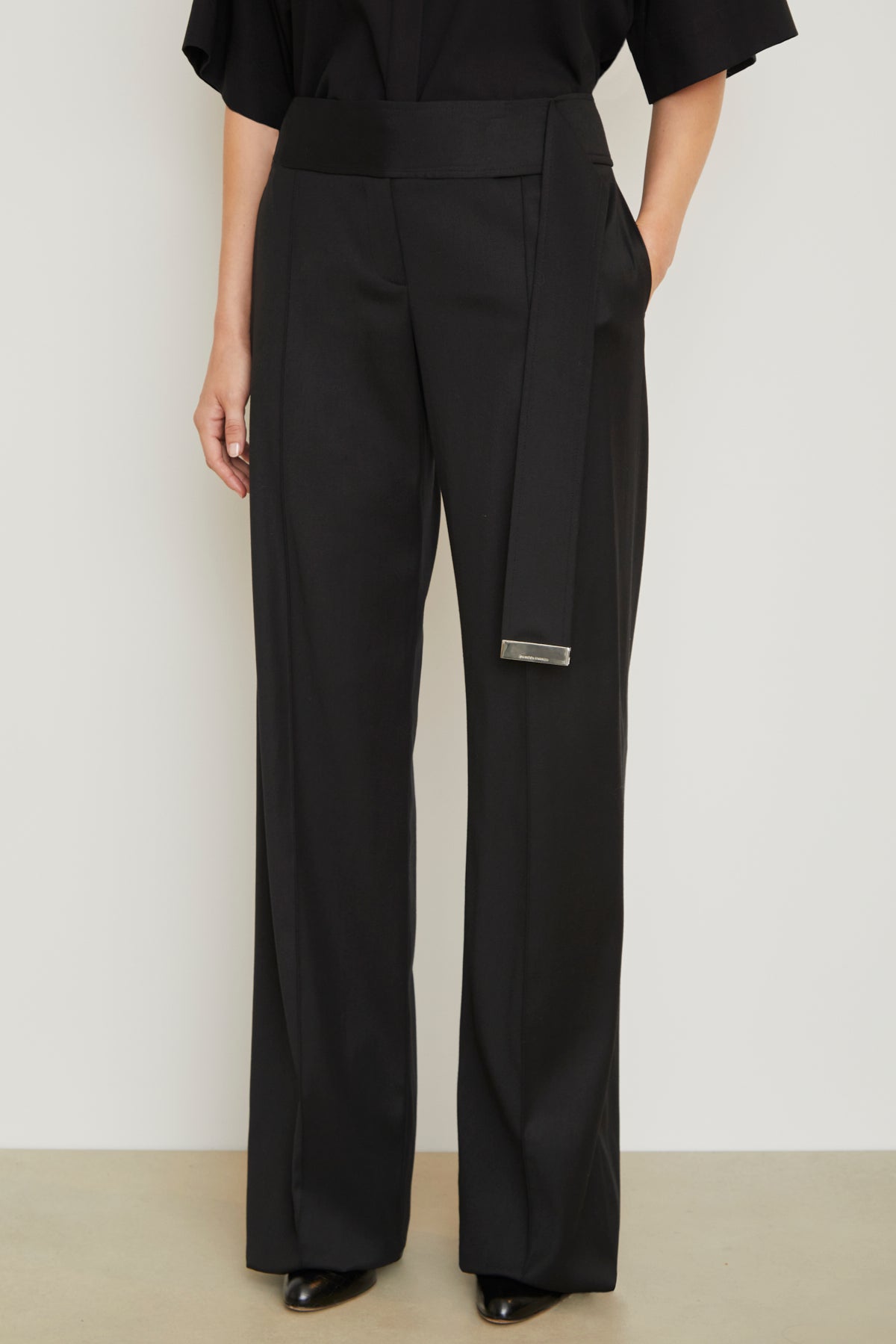 The Ashton Relaxed Fit Pant in Black