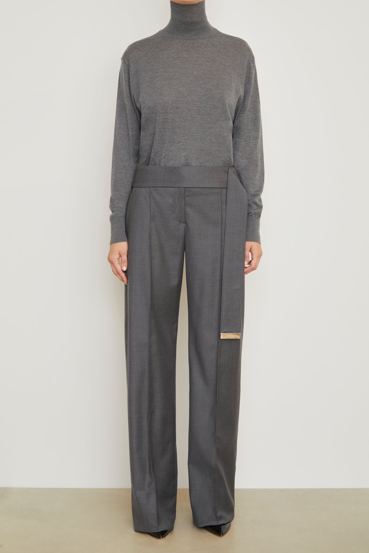 The Ashton Relaxed Fit Pant in Grey