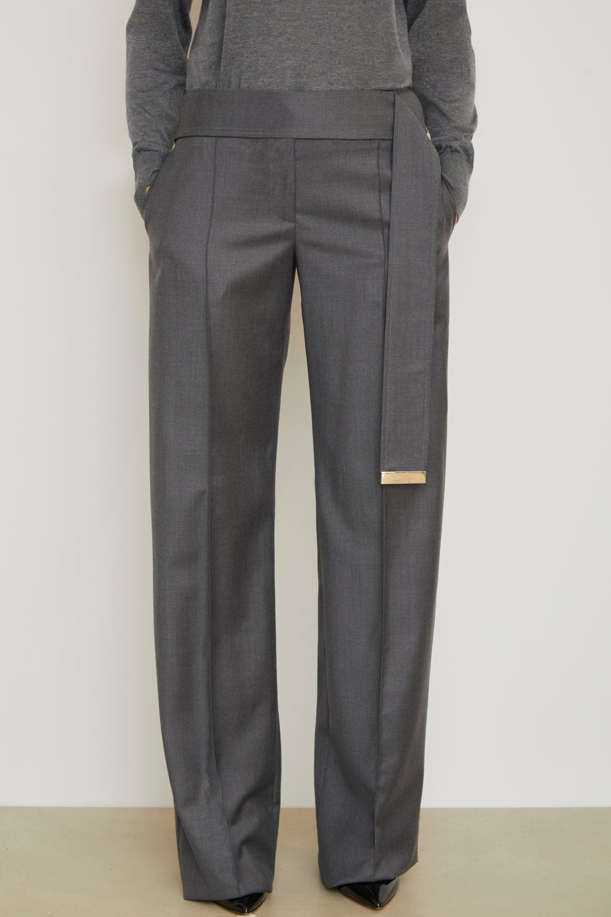 The Ashton Relaxed Fit Pant in Grey