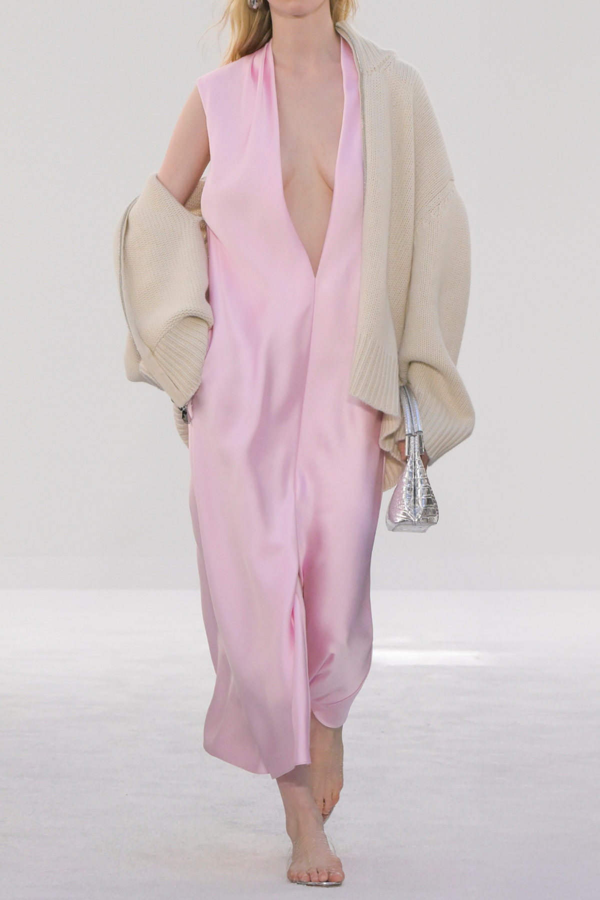 The Daphne Caftan Dress in Powder Pink