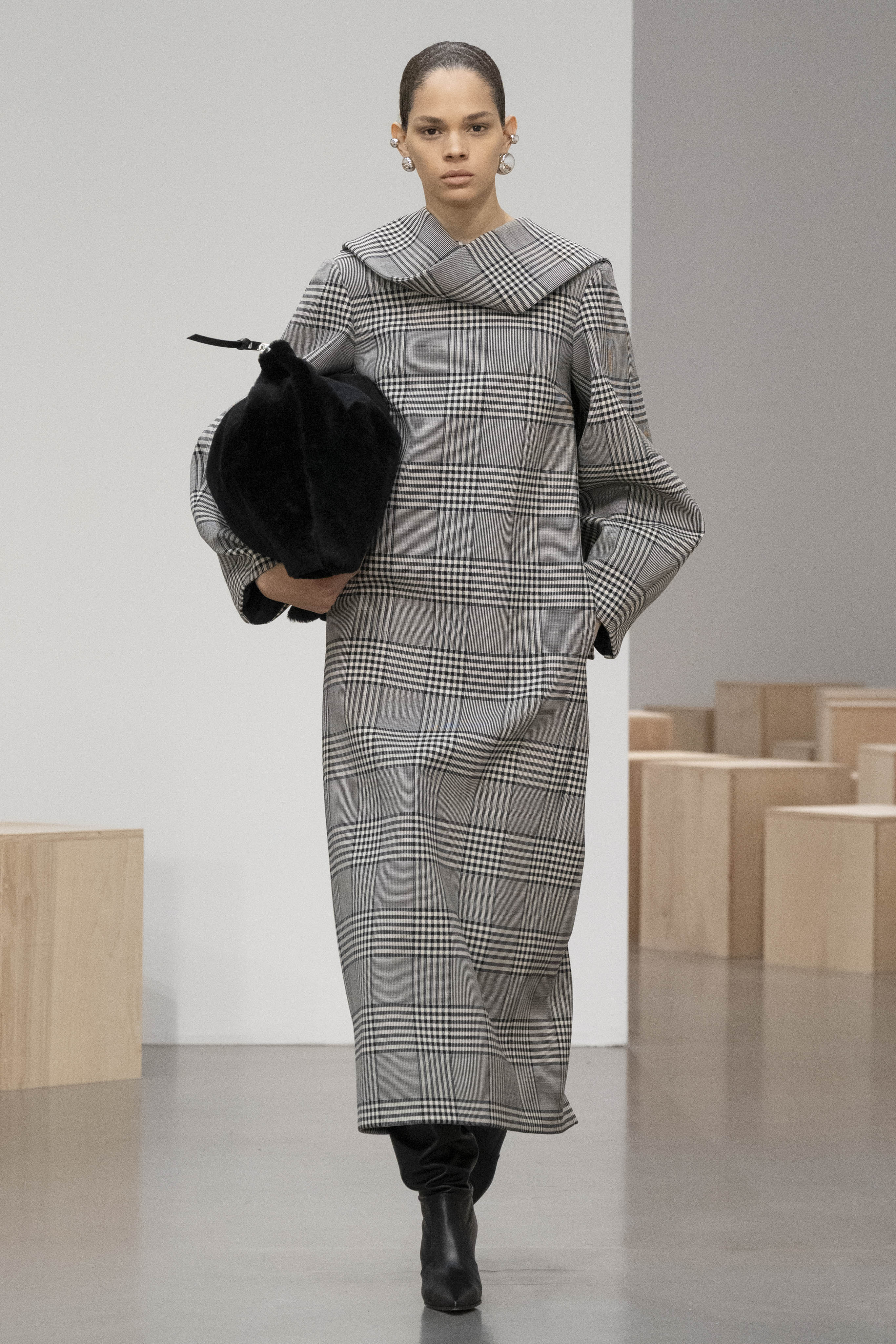 Fall Winter 2025 Runway