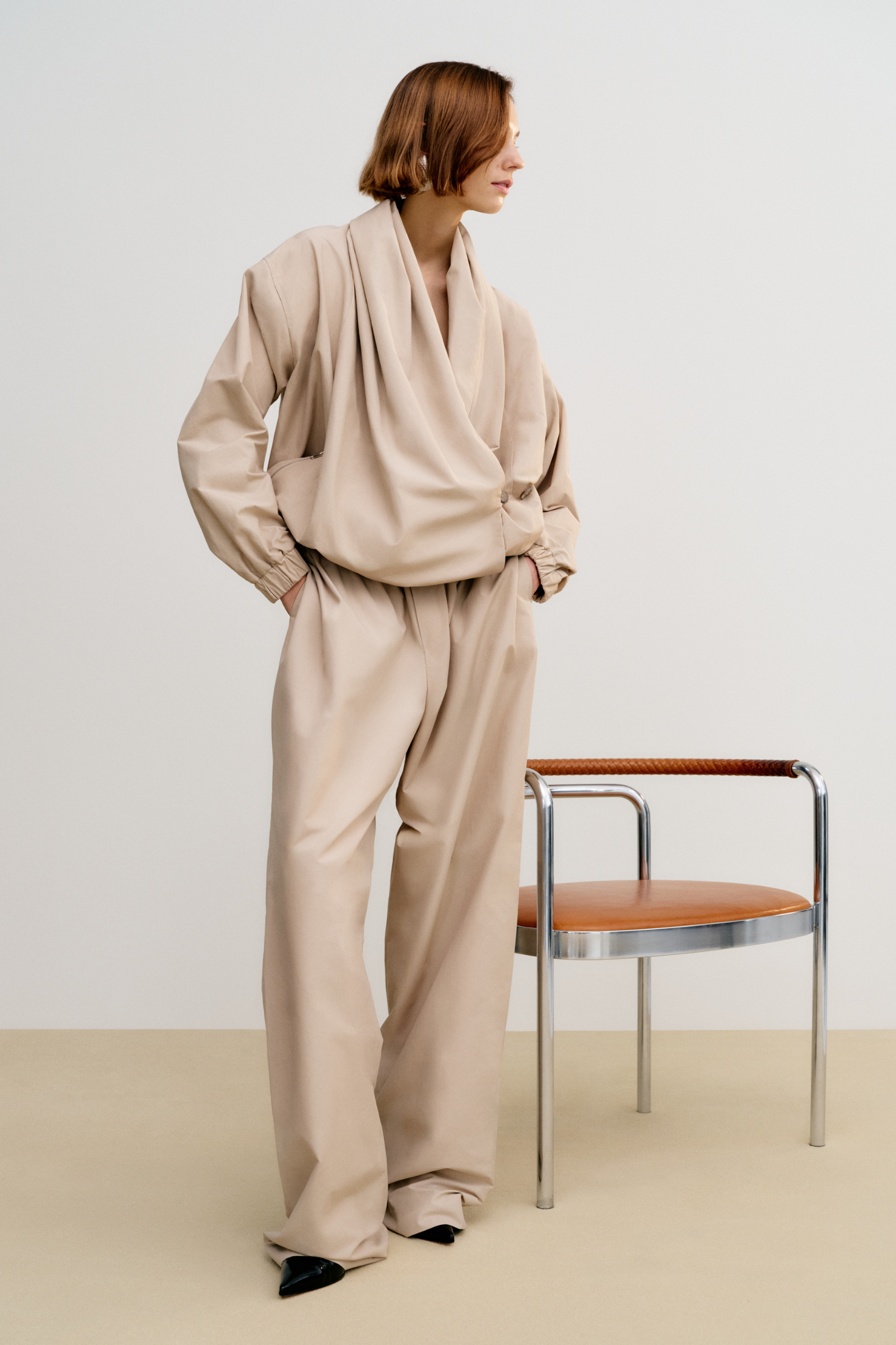 The Teagan Relaxed Track Pant in Dune