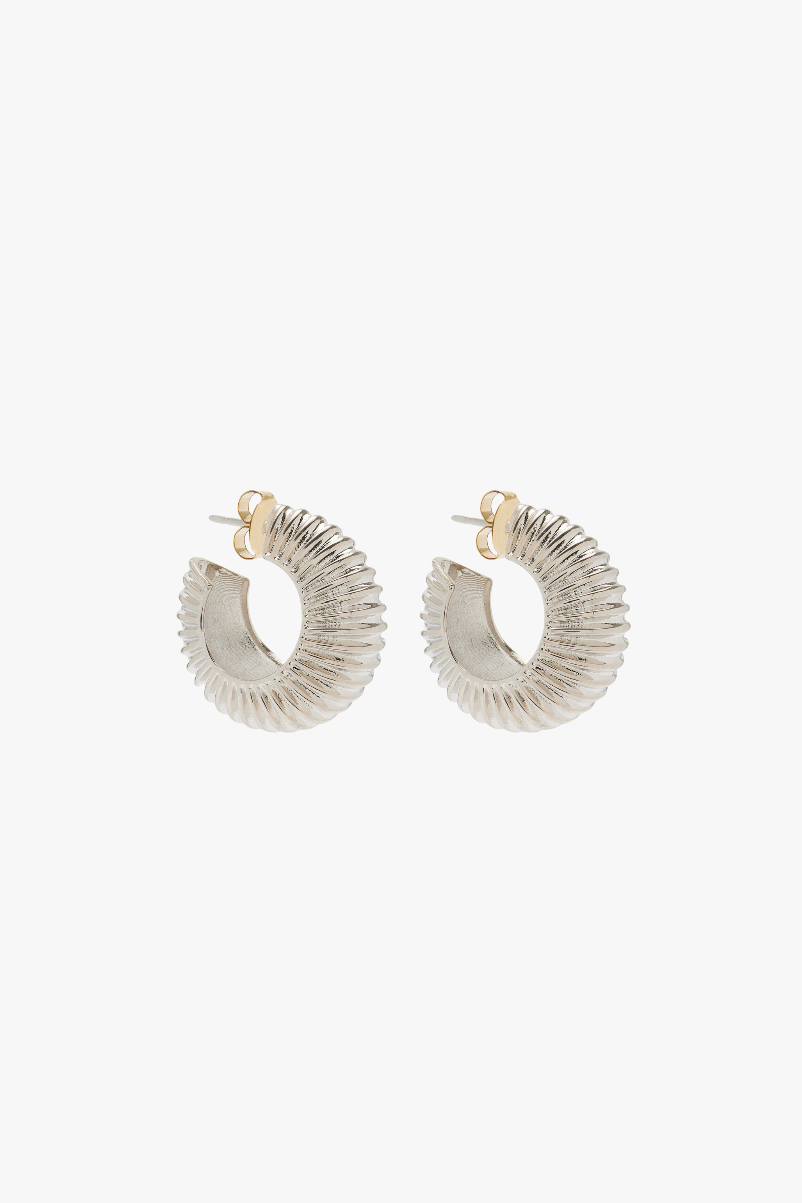 The Mali Fluted Huggie Earrings in Silver